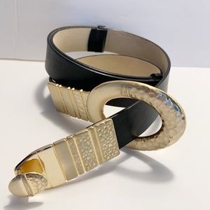 Chico’s Black Leather Gold Buckle Clasp Belt Size Medium/Large
